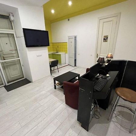 Friends Hostel เคียฟ ภายนอก รูปภาพ